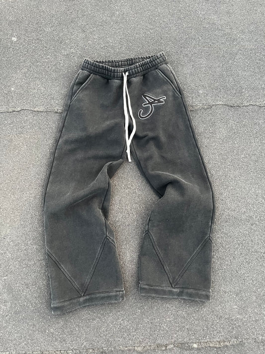 BLACK SWEATPANTS